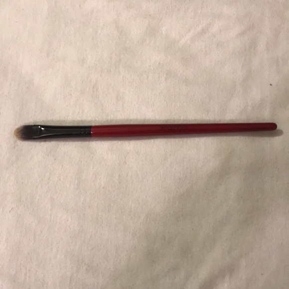 smashbox buildable concealer brush